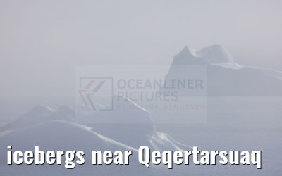 icebergs near Qeqertarsuaq