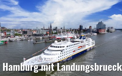Hamburg mit Landungsbruecken und Skyline 07.05.2025