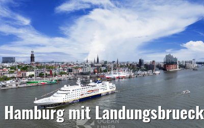 Hamburg mit Landungsbruecken und Skyline 07.05.2025