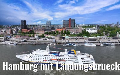 Hamburg mit Landungsbruecken und Skyline 07.05.2025