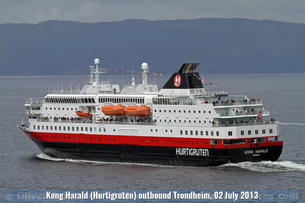 Kong Harald / Oceanliner Pictures by Oliver Asmussen