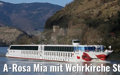 A-Rosa Mia mit Wehrkirche St. Michael an der Donau 03.04.2015