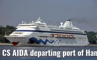 CS AIDA departing port of Hamburg after her maiden call, 10. June 1996