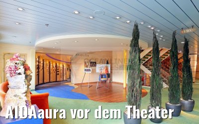 AIDAaura vor dem Theater