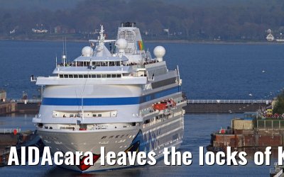 AIDAcara leaves the locks of Kiel-Holtenau, 19. April 2014