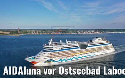 AIDAluna vor Ostseebad Laboe mit Marine-Ehrenmal 10.07.2019