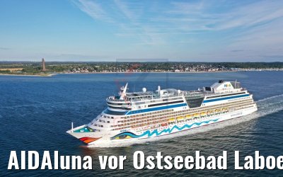 AIDAluna vor Ostseebad Laboe mit Marine-Ehrenmal 10.07.2019