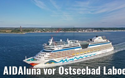 AIDAluna vor Ostseebad Laboe mit Marine-Ehrenmal 10.07.2019