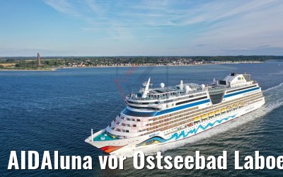 AIDAluna vor Ostseebad Laboe mit Marine-Ehrenmal 10.07.2019