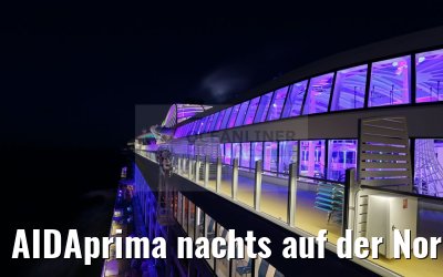 AIDAprima nachts auf der Nordsee