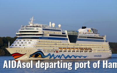 AIDAsol departing port of Hamburg, 27. September 2014