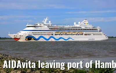 AIDAvita leaving port of Hamburg 25.05.2018