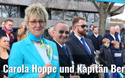 Carola Hoppe und Kapitän Bernhard Klausmann Taufe MS Alisa Bonn 31.03.2023
