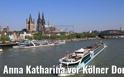 Anna Katharina vor Kölner Dom 27.06.2019