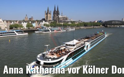 Anna Katharina vor Kölner Dom 27.06.2019