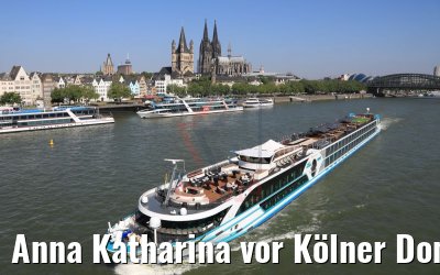 Anna Katharina vor Kölner Dom 27.06.2019