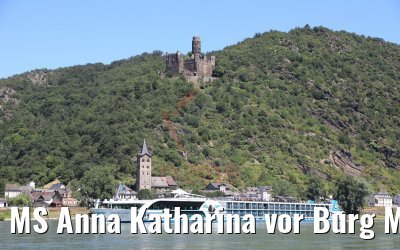 MS Anna Katharina vor Burg Maus 29.06.2019