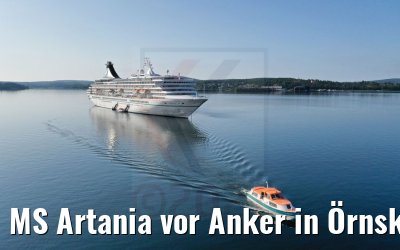 MS Artania vor Anker in Örnsköldsvik, Schweden 25.07.2021