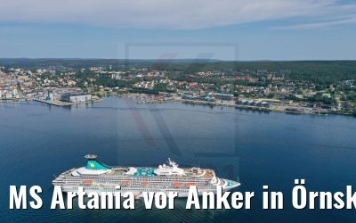MS Artania vor Anker in Örnsköldsvik, Schweden 25.07.2021