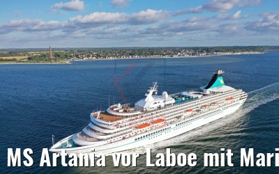 MS Artania vor Laboe mit Marine-Ehrenmal 09.07.2019