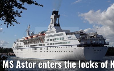 MS Astor enters the locks of Kiel-Holtenau 29.08.2016