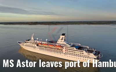 MS Astor leaves port of Hamburg 08.11.2019