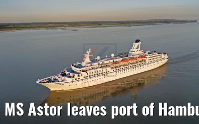 MS Astor leaves port of Hamburg 08.11.2019