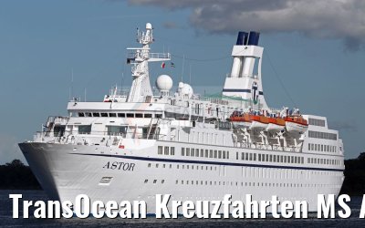 TransOcean Kreuzfahrten MS Astor in front of the locks of Kiel-Holtenau 29.08.2016