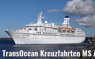 TransOcean Kreuzfahrten MS Astor in front of the locks of Kiel-Holtenau 29.08.2016