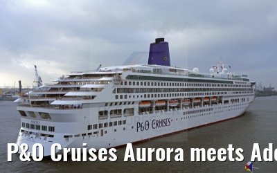P&O Cruises Aurora meets Adonia 16.12.2014 Hamburg
