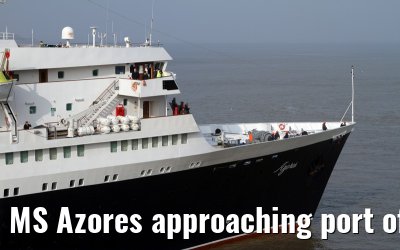 MS Azores approaching port of Bremerhaven, 29.03.2014