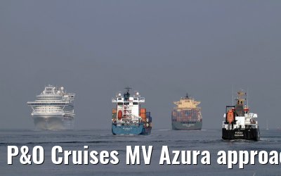 P&O Cruises MV Azura approaching port of Rotterdam, 23. April 2011