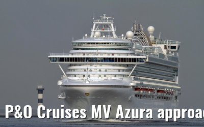 P&O Cruises MV Azura approaching port of Rotterdam, 23. April 2011