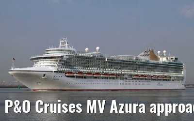 P&O Cruises MV Azura approaching port of Rotterdam, 23. April 2011