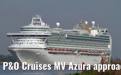 P&O Cruises MV Azura approaching port of Rotterdam, 23. April 2011