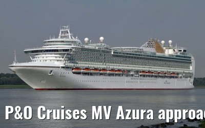 P&O Cruises MV Azura approaching port of Rotterdam, 23. April 2011
