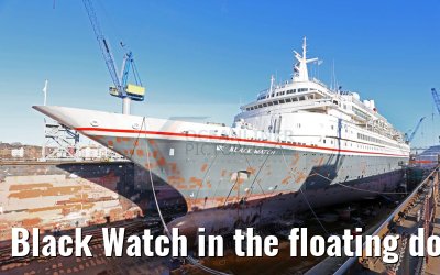 Black Watch in the floating dock of Blohm+Voss shipyard 28.11.2016