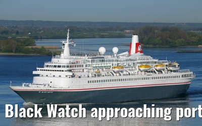 Black Watch approaching port of Hamburg 05. May 2016