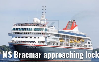 MS Braemar approaching locks of Kiel 06.07.2017