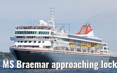 MS Braemar approaching locks of Kiel 06.07.2017