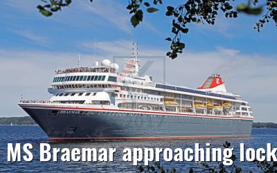MS Braemar approaching locks of Kiel 06.07.2017