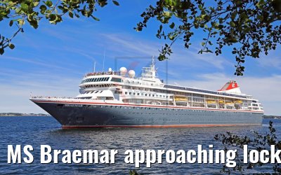 MS Braemar approaching locks of Kiel 06.07.2017