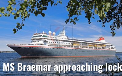 MS Braemar approaching locks of Kiel 06.07.2017