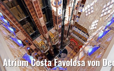Atrium Costa Favolosa von Deck 9 aus gesehen