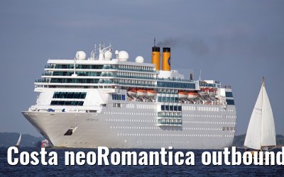 Costa neoRomantica outbound port of Hamburg 10. July 2015
