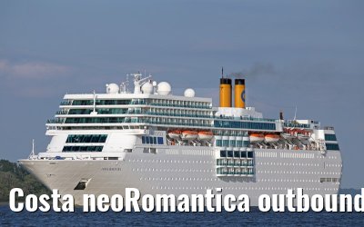 Costa neoRomantica outbound port of Hamburg 10. July 2015