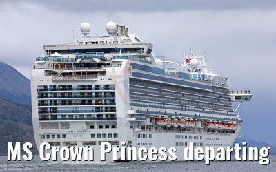 MS Crown Princess departing Ushuaia 13.01.2017