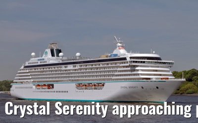 Crystal Serenity approaching port of Hamburg, 09. May 2011