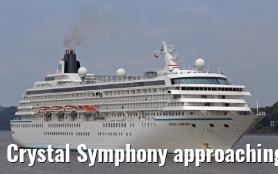 Crystal Symphony approaching port of Hamburg 08. September 2014