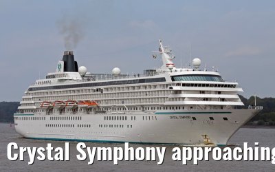Crystal Symphony approaching port of Hamburg 08. September 2014